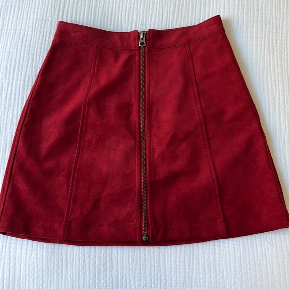 Aritzia/Wilfred Free Skirt
